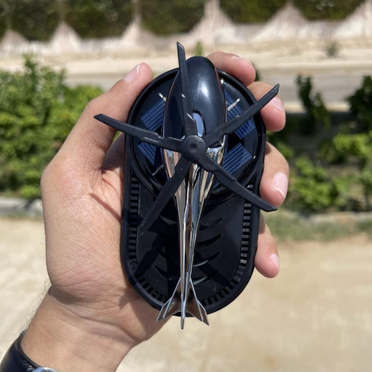 Portable Car Aromatherapy/Solar-Powered Spinning Design, Creative Plane Pendulum, Eliminates Odors & Boosts Mood, Stylish Dashboard Accent, Perfect for Daily Commutes – No Batteries Needed - Image 6